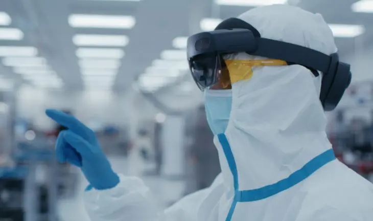 microsoft hololens 2