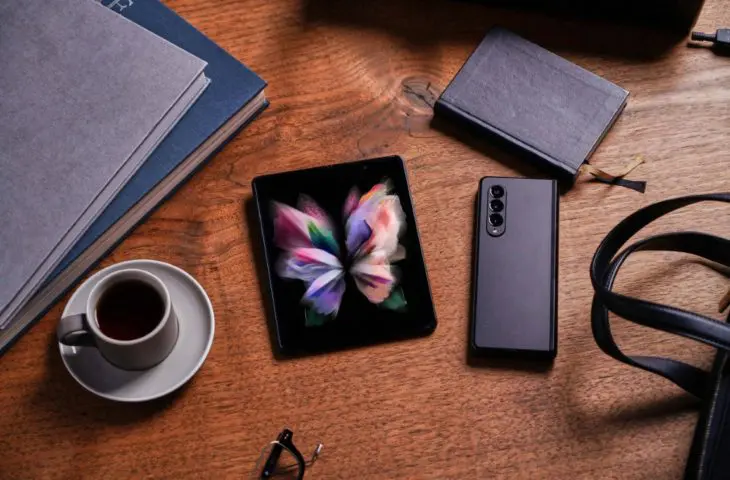 Samsung Galaxy Z Fold 3