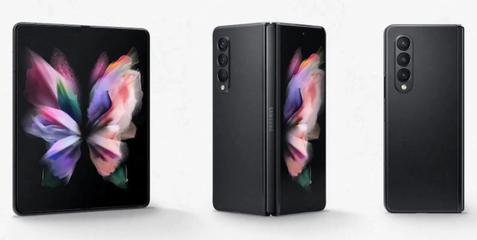 Samsung galaxy Z Fold 3 naast