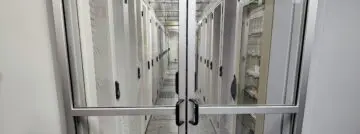 Mag het ook gezellig zijn? Hightech, redundantie en een goede sfeer in het Tier-3 datacenter van LCL