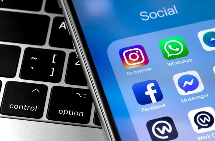 whatsapp facebook