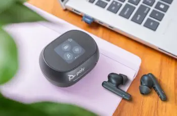 Poly Voyager Free 60+ review: draadloze oortjes in een uniek doosje