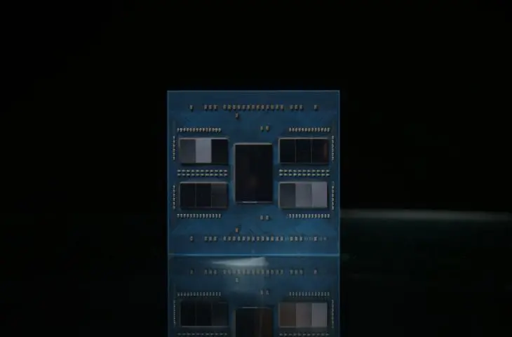 AMD toont Epyc Genoa-X: zelfde chip, meer cache