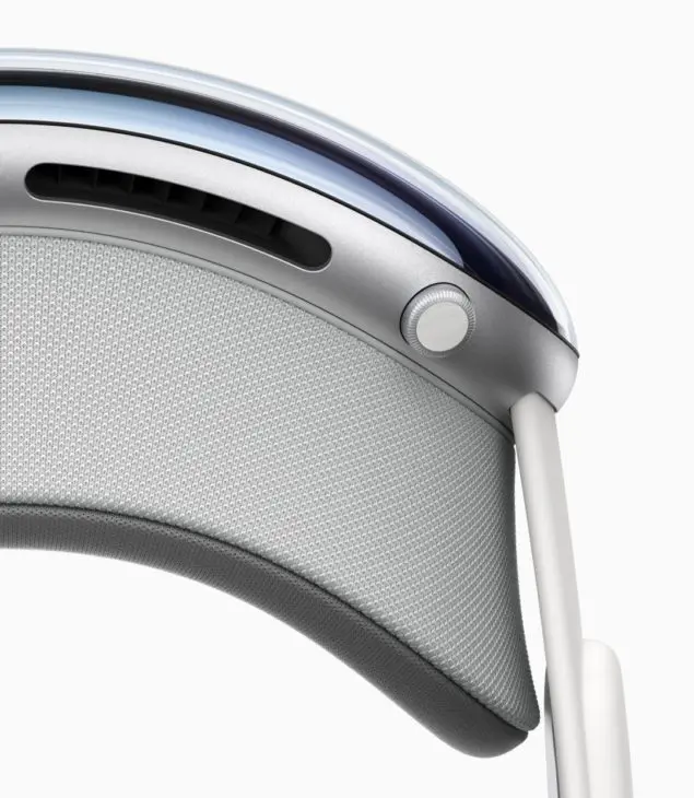 Apple-Vision-Pro-Light-Seal-and-Digital-Crown-230605 Apple Vision Pro
