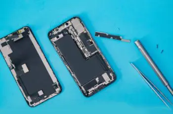 EU wil vervangbare batterijen in smartphones vanaf 2027