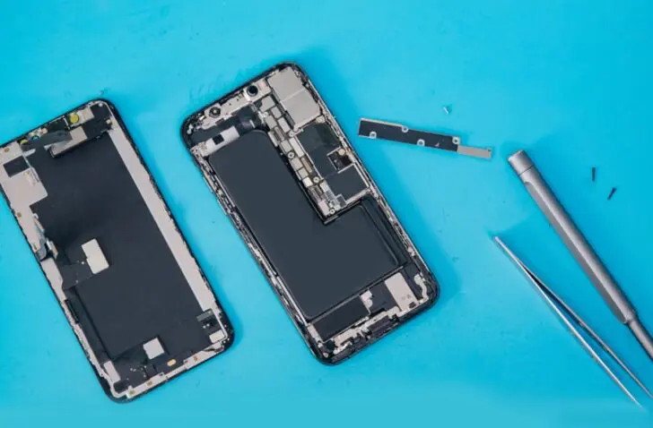 EU wil vervangbare batterijen in smartphones vanaf 2027