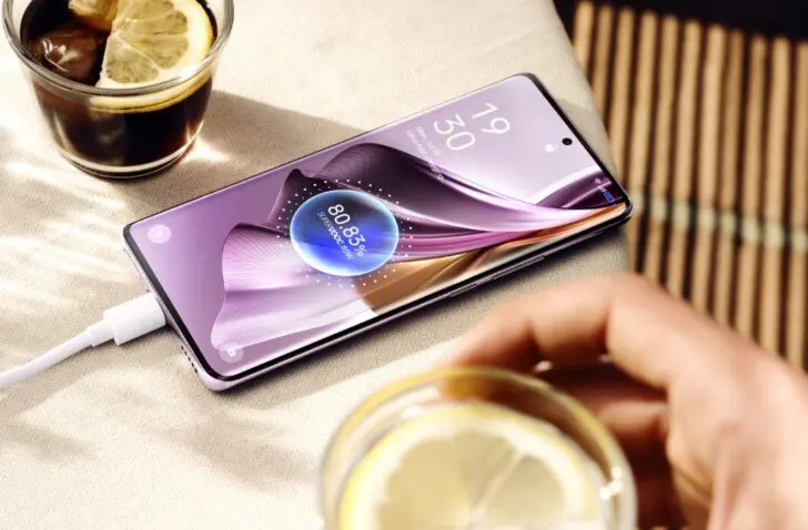 Oppo lanceert Reno10-reeks in België: snel laden en natuurlijk zoomen