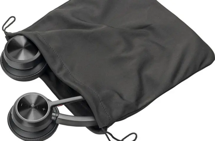 Poly Voyager 4320 UC review: capabele Frankenstein-headset