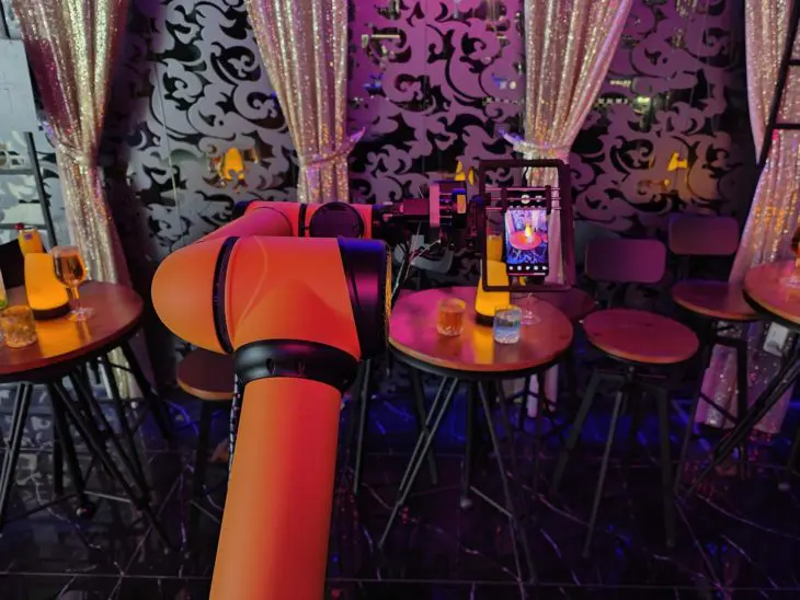 Oppo-Karaokebot