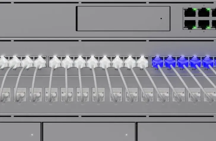 Nieuwe switch van Ubiquiti geeft licht op de juiste plekken