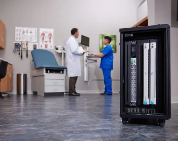 APC Smart-UPS Ultra life style image (1)