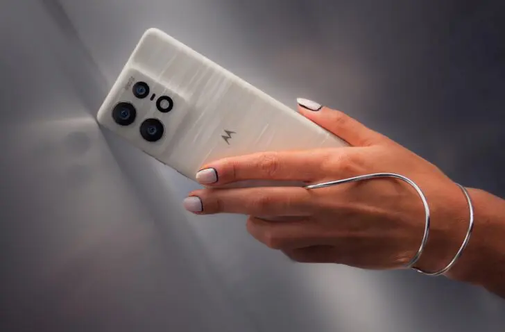 Motorola Edge 50 Pro review: (te) kleurrijk door het leven