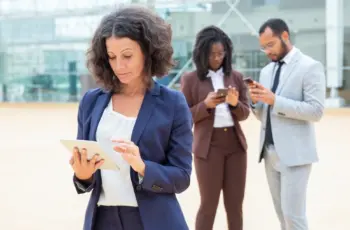 Waarom vertrouwen cruciaal is voor AI: Een gids naar ethische innovatie