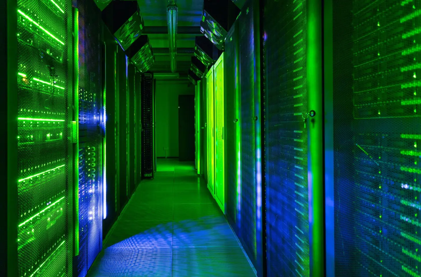 Lichtgestuurde NPU’s beloven drastische energiebesparing in AI-datacenters