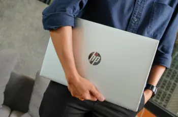 Laptop afgeschreven? Geef kansarme jongeren digitale kansen