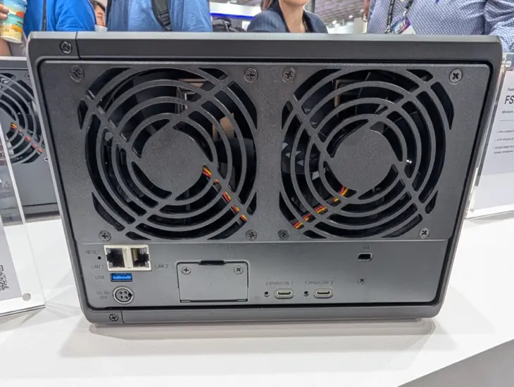 Synology DS1525+ 01