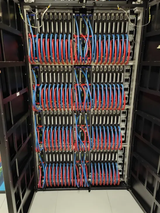 oplus_1048608 server binnekant