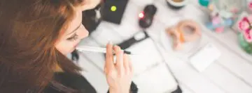 Pexels beeld vrouw die werkt