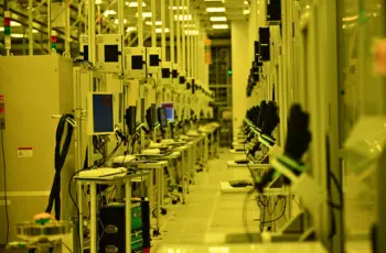 Intel 18A Fab 52 Manufacturing Stations Scaled 1