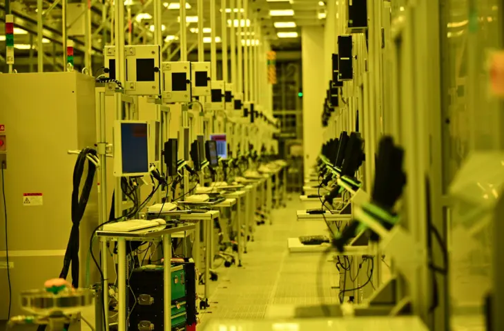 Intel 18A Fab 52 Manufacturing Stations Scaled 1