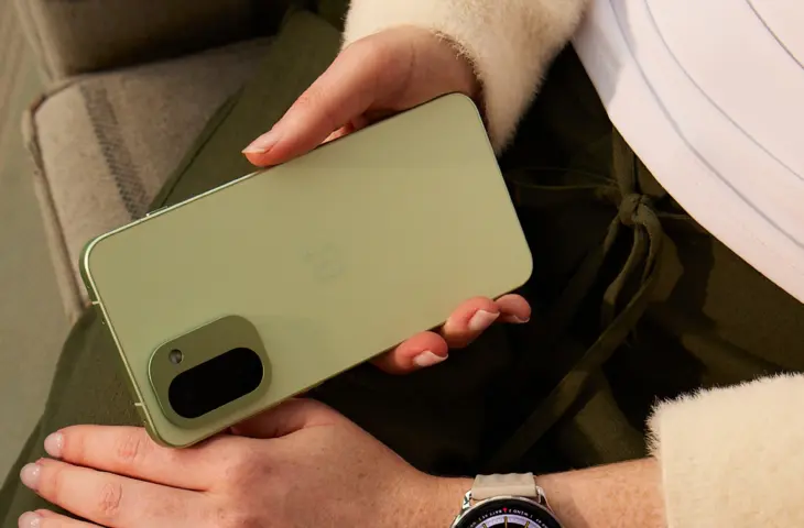 OnePlus 15R gelanceerd: nieuwe chip en 7400 mAh-batterij