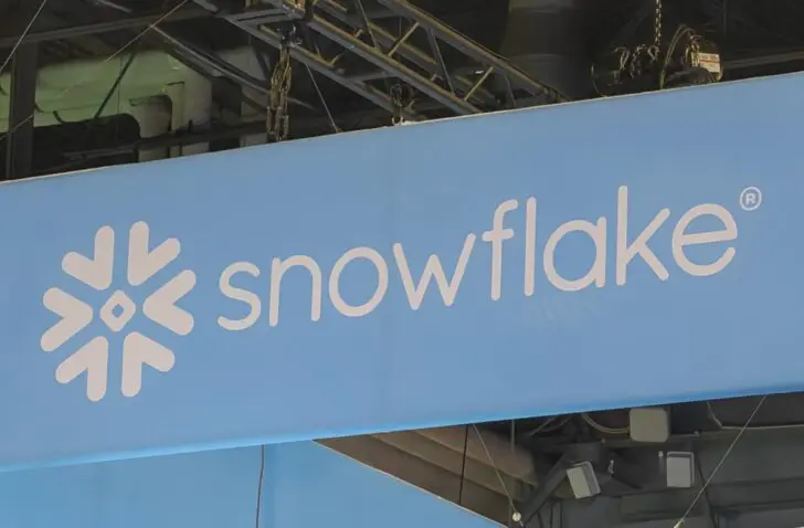 snowflake logo