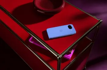 Google stelt de Pixel 10a voor met een volledig vlakke achterkant