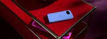 Google stelt de Pixel 10a voor met een volledig vlakke achterkant