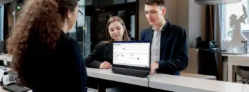 Dubbelzijdige monitor. Bron: Philips