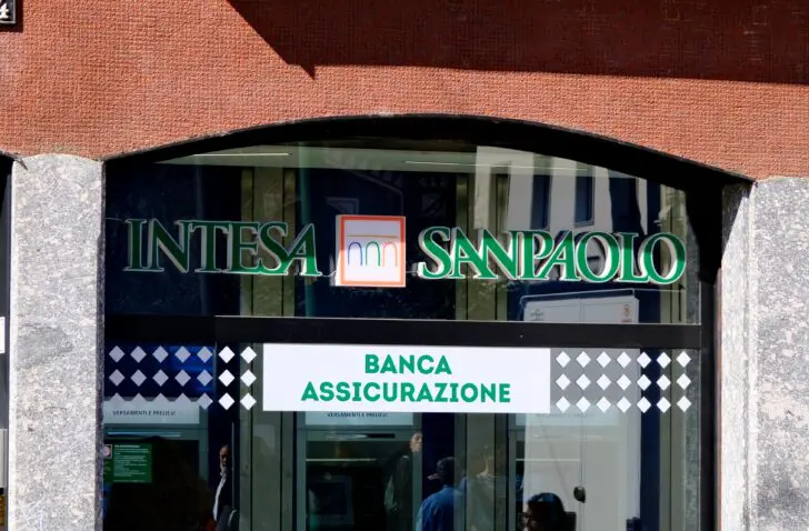 Grote Italiaanse bank opgelicht voor 95 miljoen euro: criminelen gebruiken deepfakestem CEO