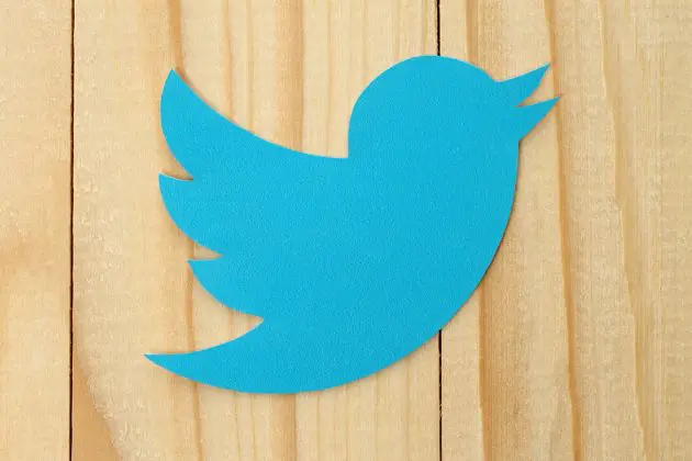 Musk neemt Twitter over, smijt CEO en CFO buiten