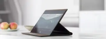 HP Spectre Folio - lifestyle image of media position 2