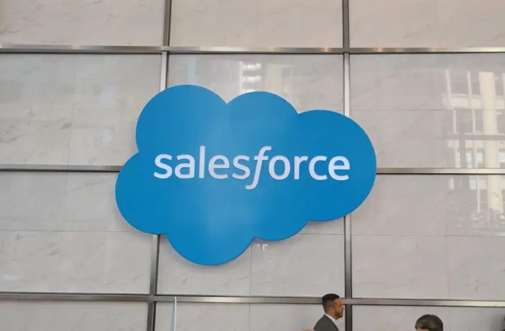 Salesforce voegt nieuwe AI-functies toe aan de Service Cloud