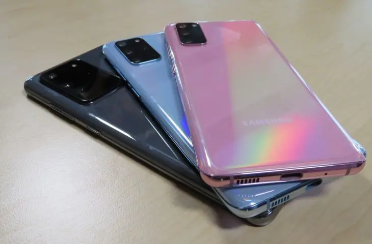 Samsung Galaxy S20 Ultra onder S20 Plus en S20