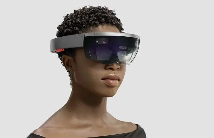 microsoft hololens