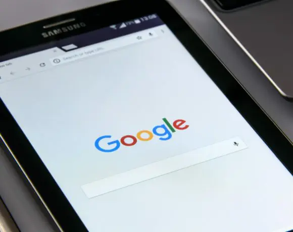 Gigantische advertentieinkomsten door Google en Facebook