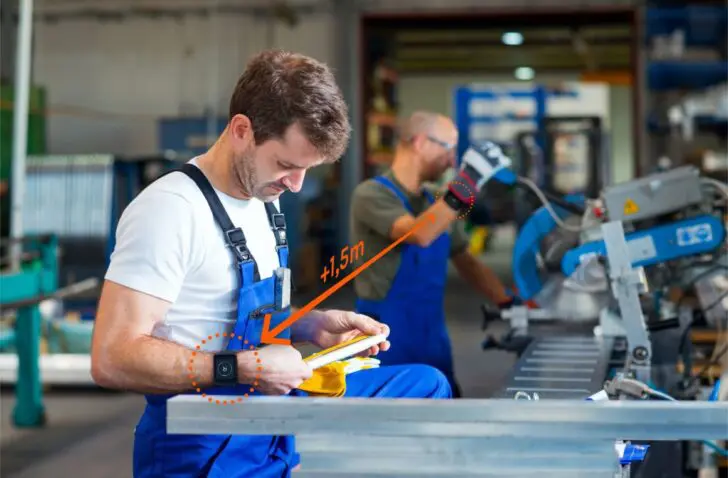 Belgische slimme armband faciliteert social distancing op werkvloer