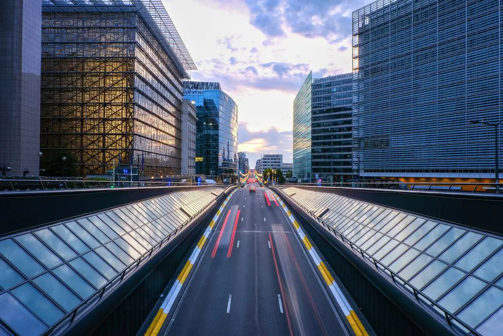 Brussel verkwanselt AI-toekomst met gebrek aan visie en bestuur