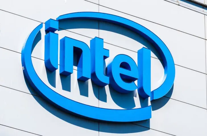 Intel faalt verder in 7 nm-ontwikkeling en overweegt uitbesteding productie