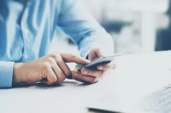 smartphone op het werk