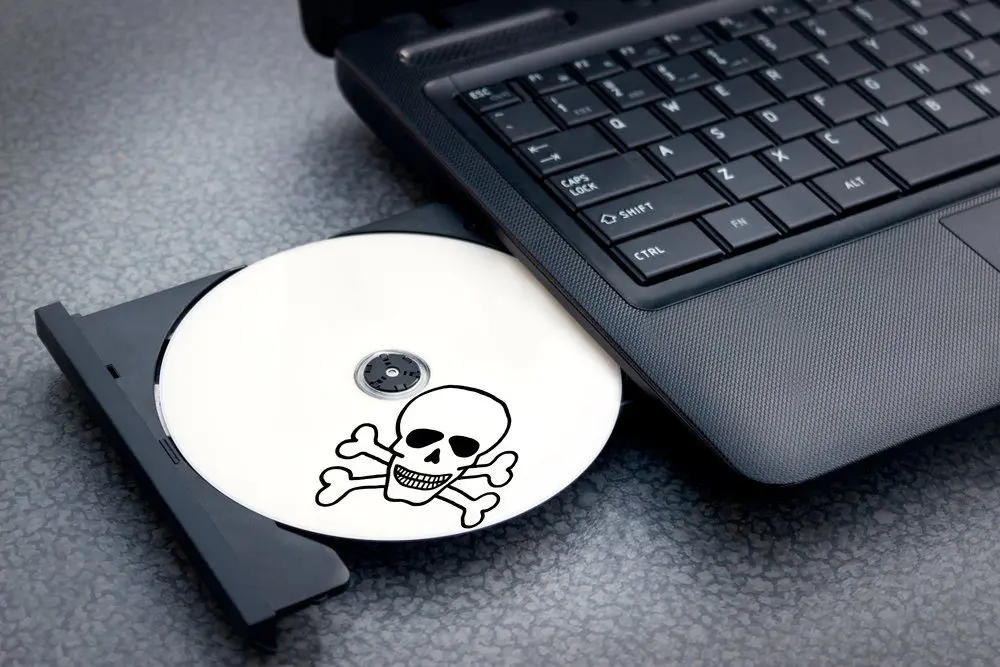 hack piracy illegale software
