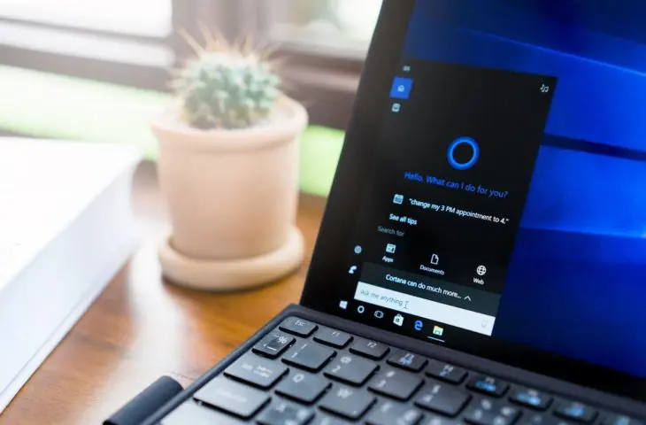 Microsoft Cortana laat zich absorberen door Amazon Alexa en Google