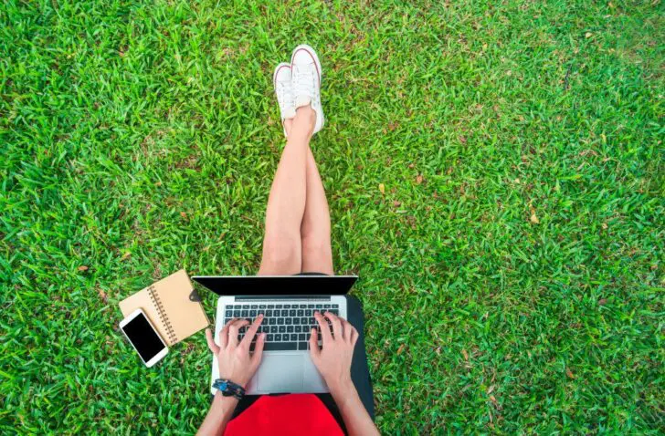 vakantie gras laptop