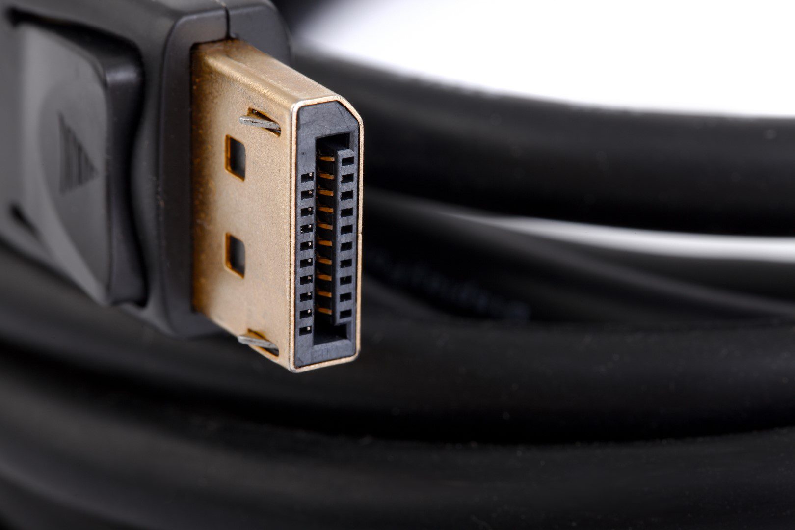 VESA launches DisplayPort 2.1a: 8K, 240 Hz and longer cables