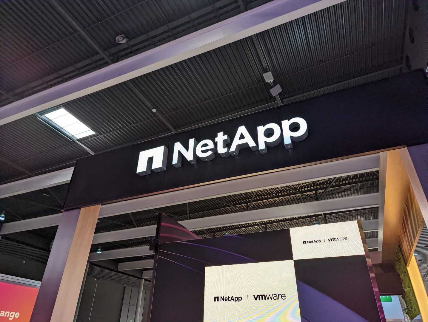 NetApp introduces new features and products