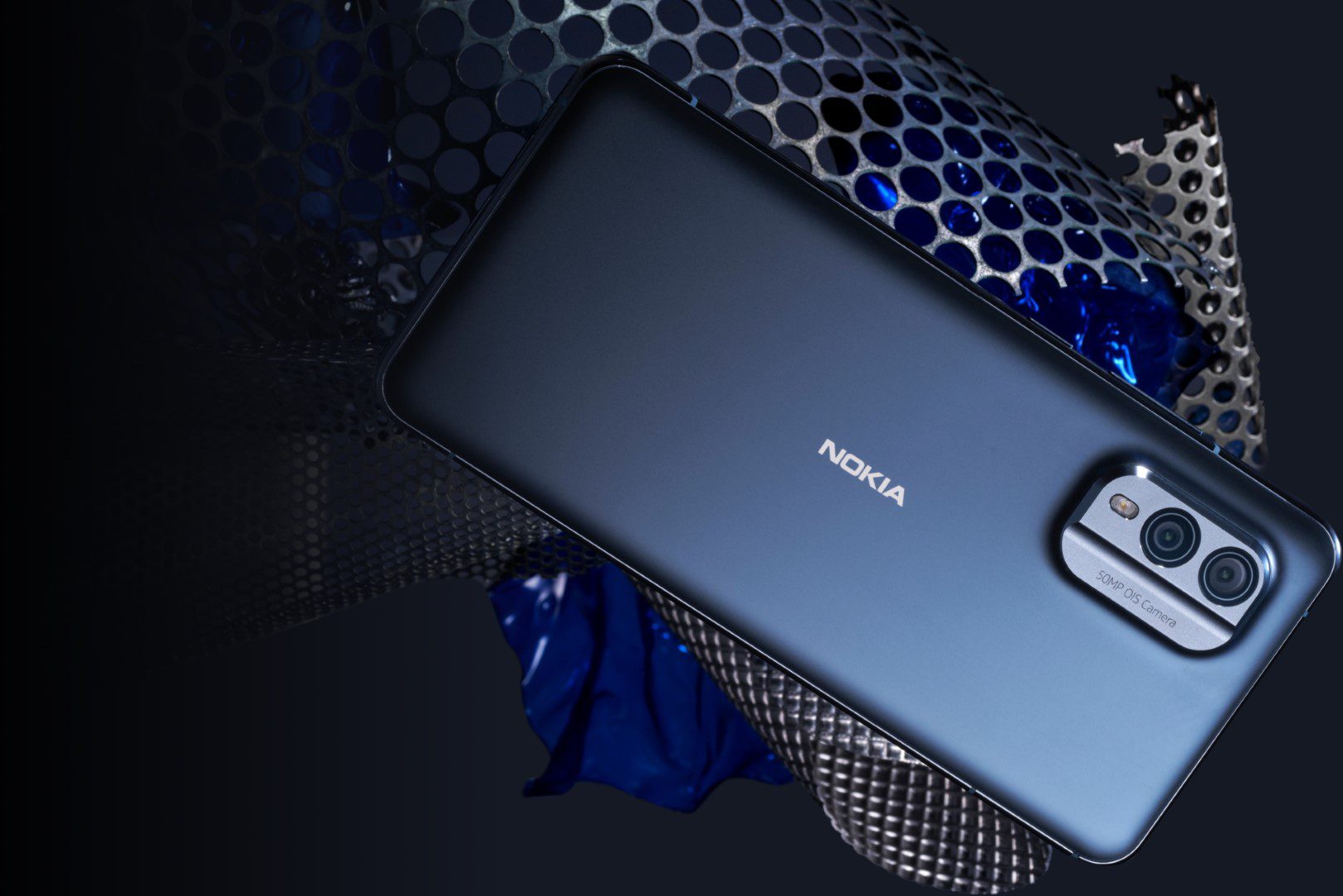 Обзор Nokia X30: надежный фундамент, но очень дорогой
