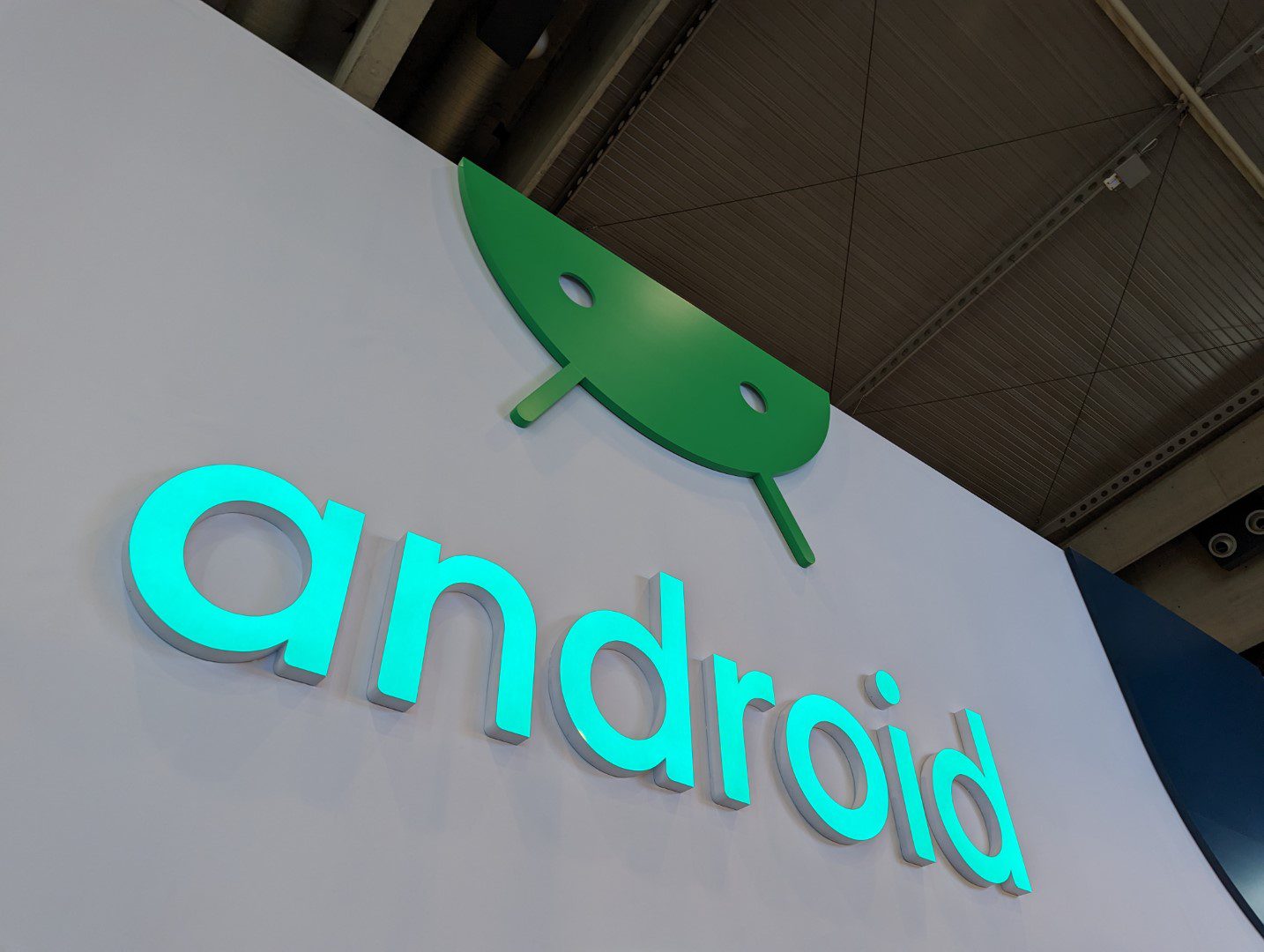 Android 15 restricts access to sensitive permissions for sideloaded apps