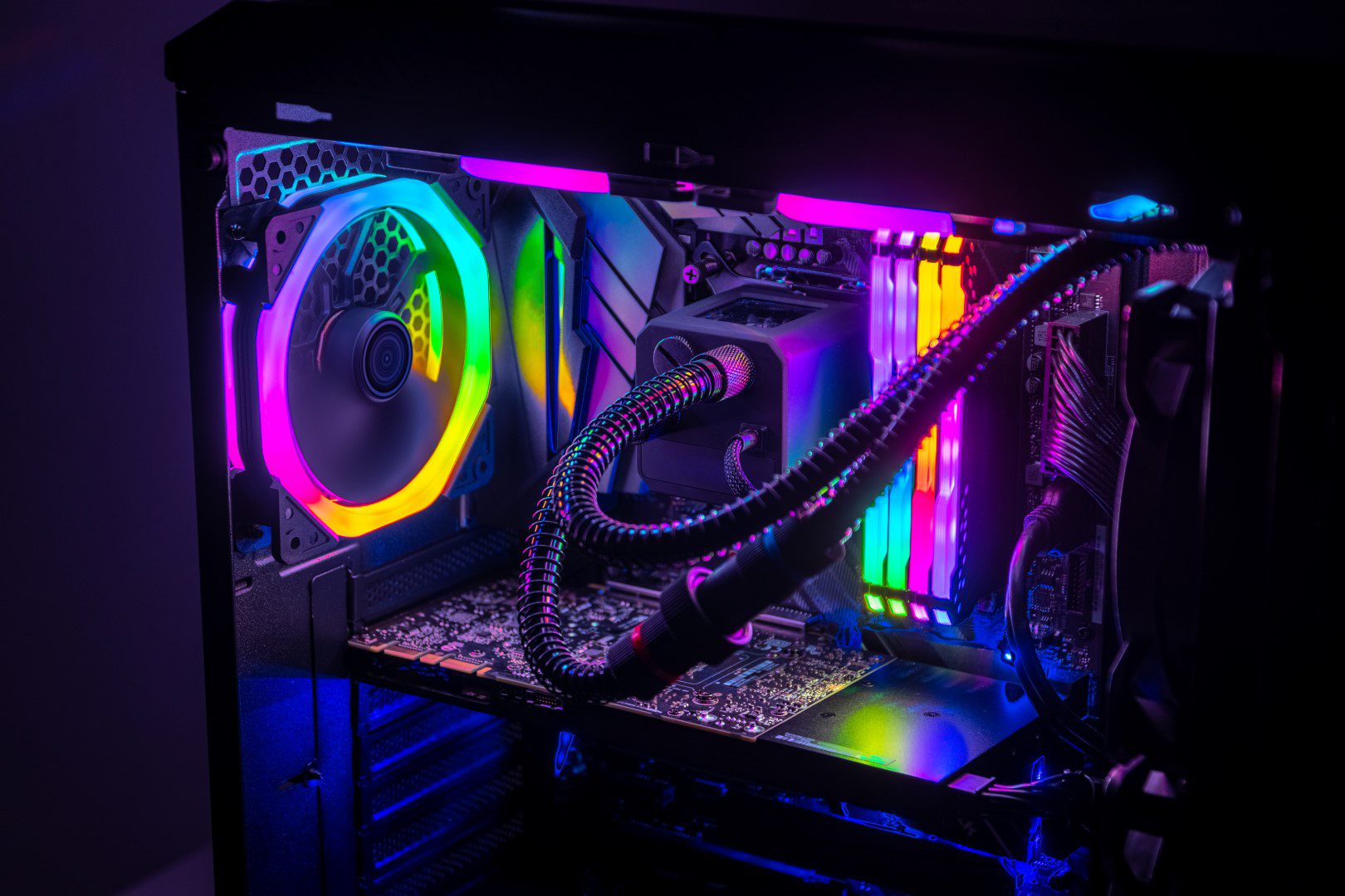 Windows 11 now supports RAR and centralizes RGB control