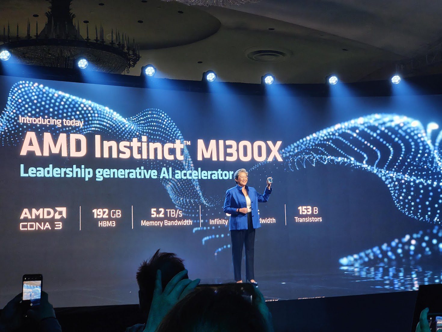 AMD apre il fuoco su Nvidia H100 con Instinct MI300X: HBM3 da 192GB su un singolo chip