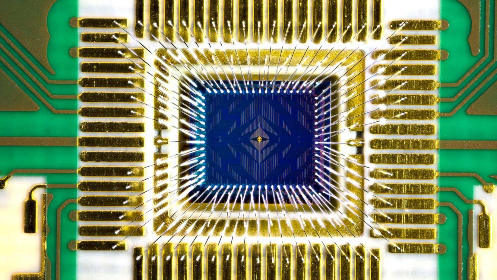 Intel sends its own quantum processor to universities